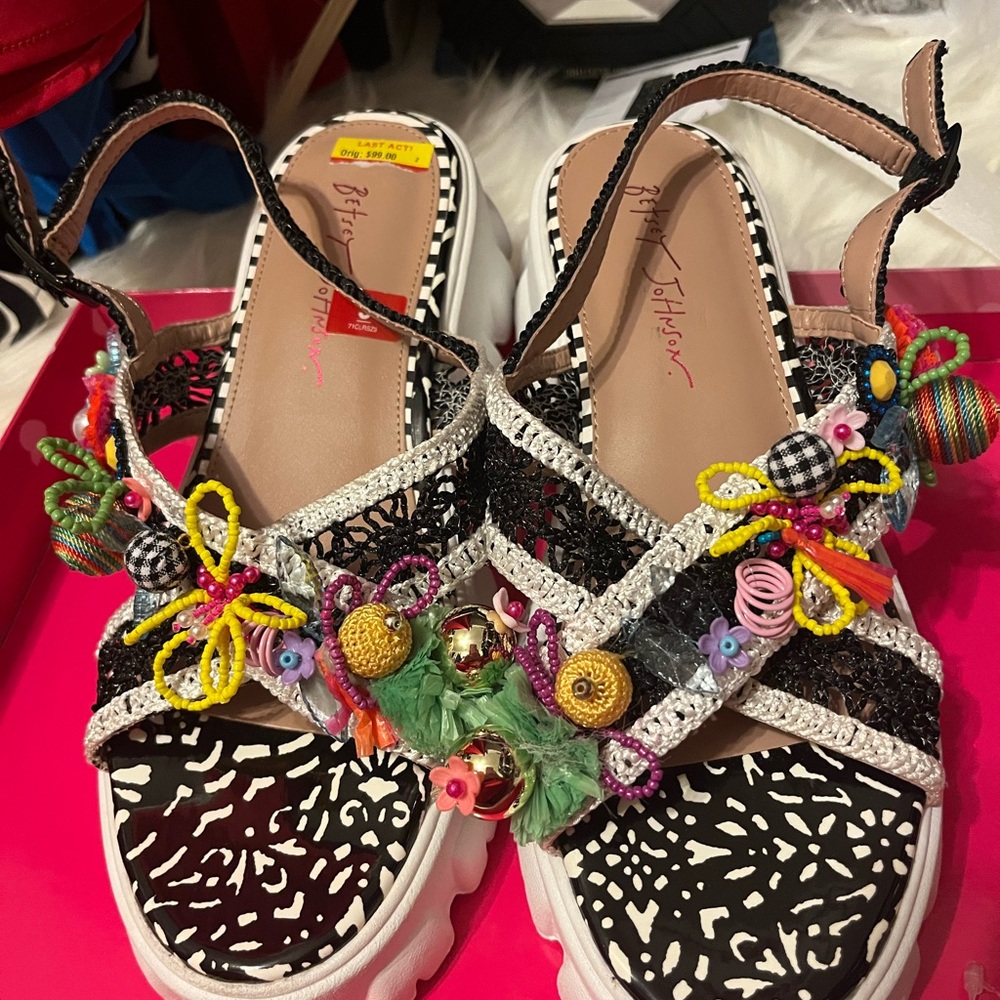 Betsey Johnson Black and White Chunky Platform Sandals - Picture 6 of 6
